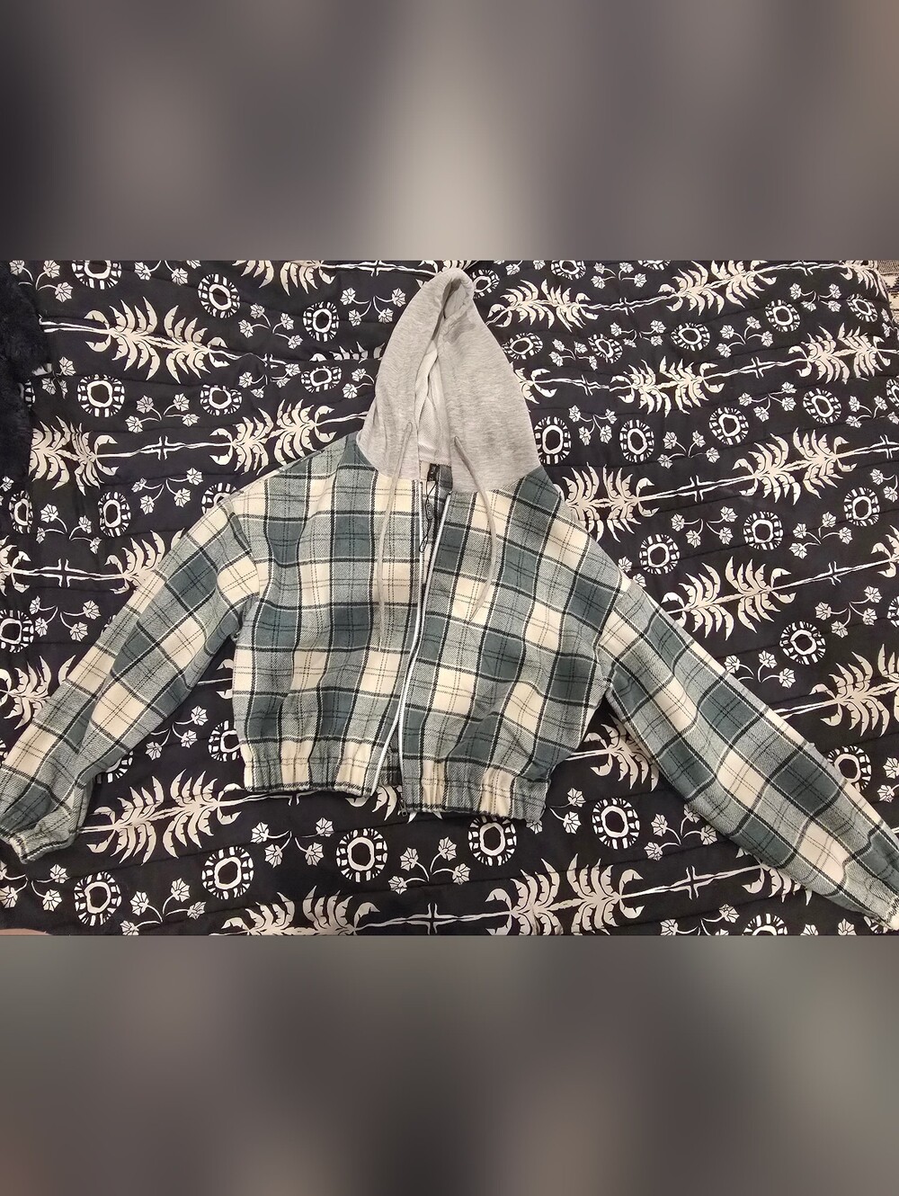 Womens Plaid Crop Hooded Zip Jacket - Green & White